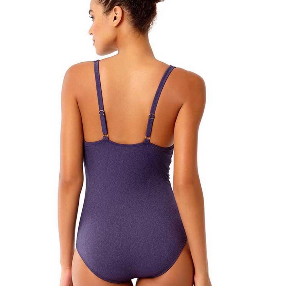 ‼️SALE!‼️Adorable cut out one piece swimsuit!🌟 - Picture 2 of 7